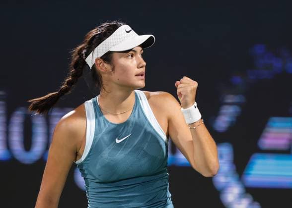 Emma Raducanu macht die Faust und jubelt,Jubel, Freude,Emotion, Dubai Duty Free Tennis Championships, Dubai, U.A.E. Copyright: xJuergenxHasenkopfx