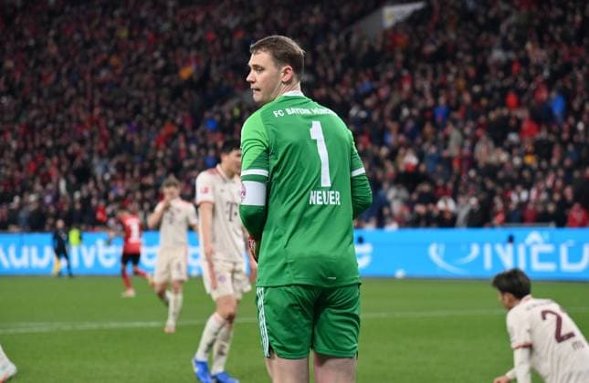Torwart Manuel Neuer (Bayern Muenchen) 15.02.2025, Fussball 1. Bundesliga, 22. Spieltag, Saison 2024 2025 Bayer 04 Leverkusen - FC Bayern München 0:0 Foto: Weis Team2 DFL regulations prohibit any use of photographs as image sequences and or quasi-video Leverkusen BayArena Nordrhein Westfalen Deutschland