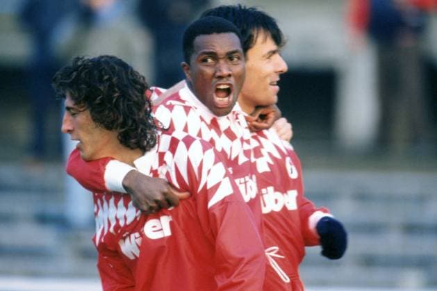 Archivbilder der Woche SPORT KW08 GRUPPO, IGOR PROTTI, GERSON CANDIDO DE PAULA CACPA, SANDRO TOVAIERI, Bari, Serie A, 1994-95, Brescia-Bari 1-2, 27-11-1994, Azione, Action, Single shot SERIE A 1994-95 BRESCIA-BARI 1-2