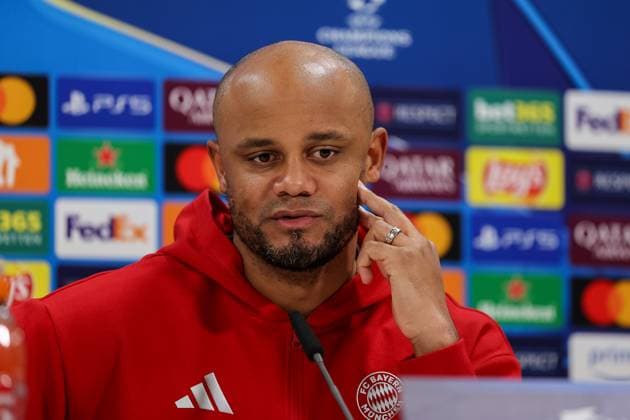 Sport Bilder des Tages Vincent Kompany (FC Bayern Muenchen, Cheftrainer) bei der Pressekonferenz, GER, Internationale Pressekonferenz, FC Bayern Muenchen, Fussball, UEFA Champions League, Play-offs, Saison 2024 2025, 17.02.2025, GER, Internationale Pressekonferenz, FC Bayern Muenchen, Fussball, UEFA Champions League, Play-offs, Saison 2024 2025, 17.02.2025 Muenchen Copyright: xEibner-Pressefoto JennixMaulx EP_JML