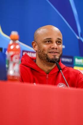 Vincent Kompany (FC Bayern Muenchen, Cheftrainer) bei der Pressekonferenz, GER, Internationale Pressekonferenz, FC Bayern Muenchen, Fussball, UEFA Champions League, Play-offs, Saison 2024 2025, 17.02.2025, GER, Internationale Pressekonferenz, FC Bayern Muenchen, Fussball, UEFA Champions League, Play-offs, Saison 2024 2025, 17.02.2025 Muenchen Copyright: xEibner-Pressefoto JennixMaulx EP_JML