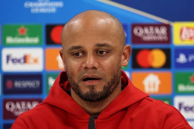 Fussball, Herren, Champions League, Saison 2024 2025, FC Bayern München, Internationale Pressekonferenz Vincent Kompany, Trainer (FC Bayern München) auf der Presskonfernez, Kopf, Portrait