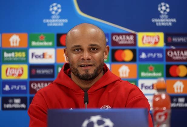 Fussball, Herren, Champions League, Saison 2024 2025, FC Bayern München, Internationale Pressekonferenz Vincent Kompany, Trainer (FC Bayern München) auf der Presskonfernez, Kopf, Portrait