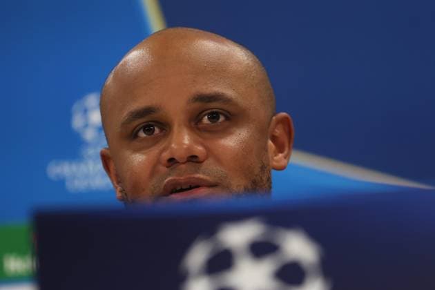 Fussball, Herren, Champions League, Saison 2024 2025, FC Bayern München, Internationale Pressekonferenz Vincent Kompany, Trainer (FC Bayern München) auf der Presskonfernez, Kopf, Portrait