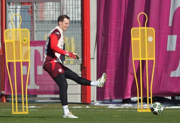 17.02.2025, CL. Abschlusstraining, Saebenerstrasse Muenchen,, Fussball, im Bild: Manuel Neuer (FC Bayern Muenchen)