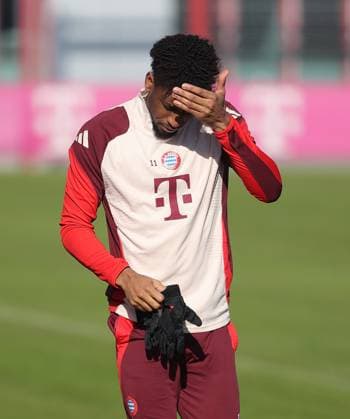 17.02.2025, CL. Abschlusstraining, Saebenerstrasse Muenchen,, Fussball, im Bild: Kingsley Coman (FC Bayern Muenchen)
