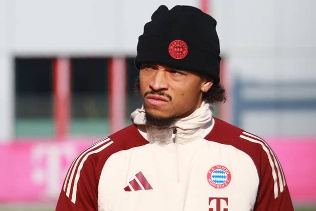 10 Leroy Sane, Portraet, Portrait, Fussball Abschlusstraining - FC Bayern München vor UEFA Champions League-Spiel vs. Celtic Glasgow 17.02.2025 Trainingsgelände, Säbenerstr. FOTO: Mladen Lackovic LakoPress