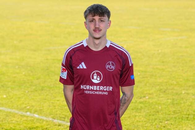 17.02.2025 - 1. FC Nürnberg FCN ( Club ) - 2. Fussball Bundesliga BL - Saison 2024 2025 - Fototermin Porträttermin Vorstellung Präsentation Pressetermin - - Einzelbild Einzelfoto Portrait Porträt Kopfbild - Tim Drexler (5, 1. FC Nürnberg FCN )