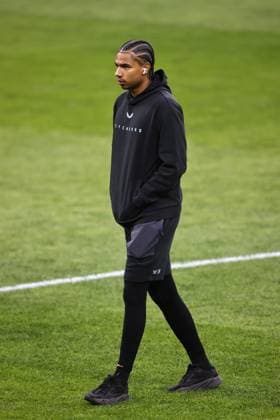 Milan - Calvin Stengs of Feyenoord during the walk around the San Siro stadium prior to the UEFA Champions League game against AC Milan at San Siro on Feb. 17, 2025 in Milan, Italy. ANP MAURICE VAN STEEN xVIxANPxSportx xxANPxIVx 520249243 originalFilename: 520249243.jpg
