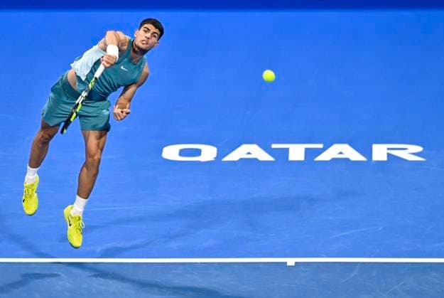 ATP, Tennis Herren QATAR EXXONMOBIL OPEN ROUND OF 32 Carlos Alcaraz of Spain competes in her round of 32 match against Marin Cilic of Croatia during the ATP Qatar ExxonMobil Open 2025 tennis tournament at the Khalifa International Tennis Complex in Doha, Qatar, on February 17, 2025. DOHA Qatar Copyright: xNOUSHADx
