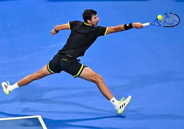 ATP, Tennis Herren QATAR EXXONMOBIL OPEN ROUND OF 32 Alexei Popyrin of Australia competes in her round of 32 match against Jack Draper of Great Britain during the ATP Qatar ExxonMobil Open 2025 tennis tournament at the Khalifa International Tennis Complex in Doha, Qatar, on February 17, 2025. DOHA Qatar Copyright: xNOUSHADx