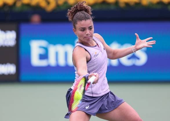 Jasmine Paolini (ITA), Dubai Duty Free Tennis Championships, Dubai, U.A.E. Copyright: xJuergenxHasenkopfx