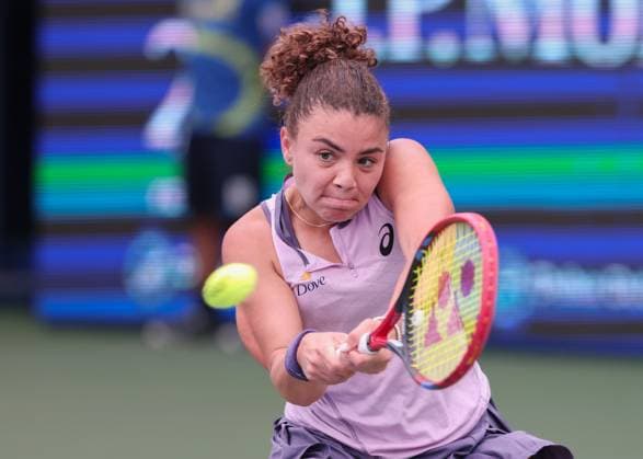 Jasmine Paolini (ITA), Dubai Duty Free Tennis Championships, Dubai, U.A.E. Copyright: xJuergenxHasenkopfx