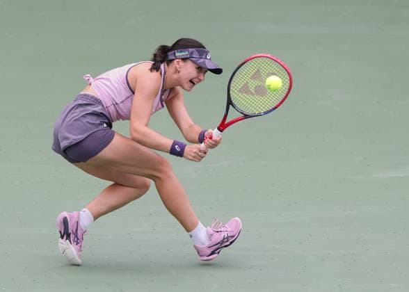 Eva Lys (GER), Dubai Duty Free Tennis Championships, Dubai, U.A.E. Copyright: xJuergenxHasenkopfx