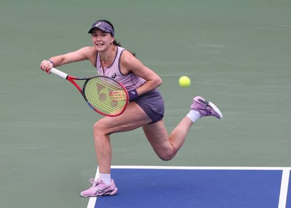Eva Lys (GER), Dubai Duty Free Tennis Championships, Dubai, U.A.E. Copyright: xJuergenxHasenkopfx