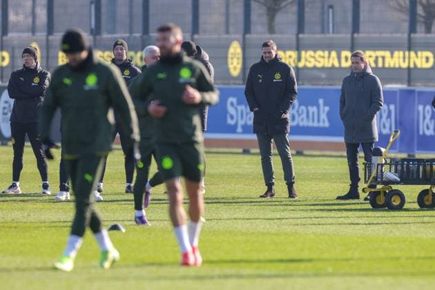 18.02.2025, Abschlusstraining zum UEFA Champions League Spiel zwischen Borussia Dortmund und Sporting Lissabon, v. l. Sportdirektor Sebastian Kehl (Borussia Dortmund), Geschäftsführer Lars Ricken (Borussia Dortmund) besuchen das Training, Dortmund Trainingsgelände Borussia Dortmund NRW Deutschland xRHR-FOTO DEx Copyright: DennisxEwert RHR-FOTOx RHR-FOTO DE
