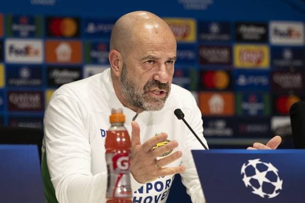 EINDHOVEN - PSV coach Peter Bosz during the press conference, PK, Pressekonferenz at the Philips Stadium ahead of the Champions League match against Juventus. ANP OLAF CRACK xVIxANPxSportx xxANPxIVx 520292702 originalFilename: 520292702.jpg