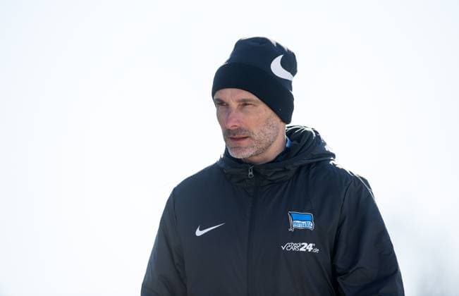 Fussball, Herren, Saison 2024 25, 2. Bundesliga, Hertha BSC, Training, Trainer Stefan Leitl (Hertha BSC), 18.02. 2025,