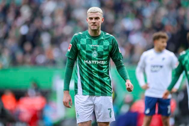 Marvin Ducksch (Werder Bremen) schaut enttaeuscht, Bundesliga, SV Werder Bremen v TSG 1899 Hoffenheim, Weser Stadium am 16. February 2025 in Bremen, Deutschland. (Foto von Marco Steinbrenner DeFodi Images) Marvin Ducksch (Werder Bremen) looks dejected, Bundesliga, SV Werder Bremen v TSG 1899 Hoffenheim, Weser Stadium, February 16, 2025 in Bremen, Germany. (Photo by Marco Steinbrenner DeFodi Images) DFL regulations prohibit any use of photographs as image sequences and or quasi-video. Defodi-700_bremen-hoffen_20250216_161