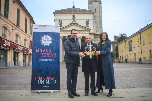 Andrea Orlandi, Mauro Vegni e Alessandra Borghetti alla Presentazione gara ciclistica Milano Torino, presso il comune di Rho - Milano, Marted& xec; 18 Febbraio 2025 (Foto Claudio Furlan Lapresse) Milano Torino bicycle race presentation, at the town hall in Rho - Milan, Tuesday, Feb. 18, 2025 (Photo Claudio Furlan Lapresse)  Copyright: xClaudioxFurlan LaPressex