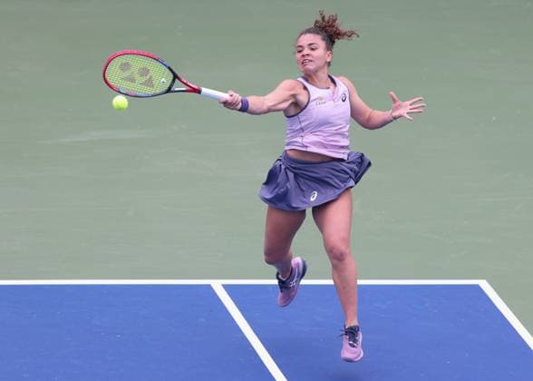 Jasmine Paolini, Dubai Duty Free Tennis Championships, Dubai, U.A.E. Copyright: xJuergenxHasenkopfx