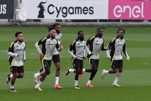 Lloyd Kelly of Juventus FC during the 2024 2025 Champions League training at JTC Continassa on February 18, 2025 in Turin, Italy - ph Giuliano Marchisciano  Copyright: xGiulianoxMarchisciano IPAxSportx xipa-agency.netx xx IPA_54247760 IPA_Agency_IPA54247760