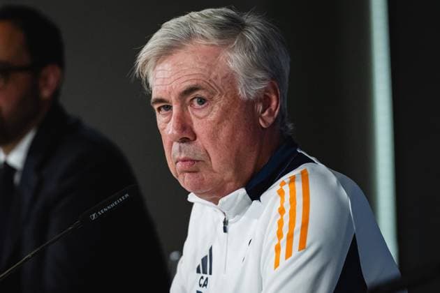 UEFA Champions League 2024 25 League Knockout Play-off Second Leg: Real Madrid Training Session and press conference, PK, Pressekonferenz Carlo Ancelotti, head coach of Real Madrid CF, seen speaking during the UEFA Champions League 2024 25 League Knockout Play-off Second Leg Training And Press Conference at Ciudad Real Madrid on February 18, 2025 in Madrid, Spain. Valdebebas Ciudad Real Madrid Madrid Spain Copyright: xAlbertoxGardinx AGardin_20250218_Real_Madrid_Training_Press_0289