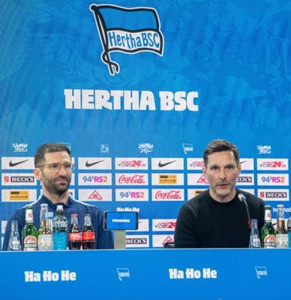 Fussball, Herren, Saison 2024 25, 2. Bundesliga, Hertha BSC, Pressekonferenz zur Vorstellung des neuen Trainers Stefan Leitl, im Bild: v.l. Co-Trainer Andre Mijatovic (Hertha BSC), Trainer Stefan Leitl (Hertha BSC), 18.02. 2025,