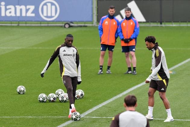 CALCIO - UEFA Champions League - Juventus Training Randal Kolo Muani of Juventus FC during the 2024 2025 Champions League training at JTC Continassa on February 18, 2025 in Turin, Italy - ph Giuliano Marchisciano Turin Italy  Copyright: xIPAxSport ABACAx