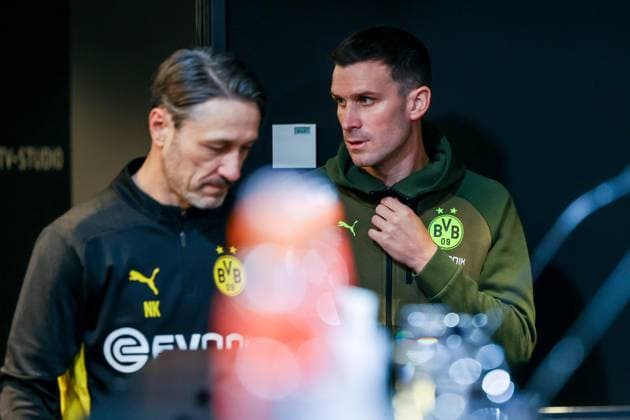 18.02.2025, Pressekonferenz zum UEFA Champions League Spiel zwischen Borussia Dortmund und Sporting Lissabon, v. l. Trainer Niko Kovac (Borussia Dortmund), Pascal Groß (Borussia Dortmund) betreten den Raum, Dortmund Signal Iduna Park NRW Deutschland xRHR-FOTO DEx Copyright: DennisxEwert RHR-FOTOx RHR-FOTO DE
