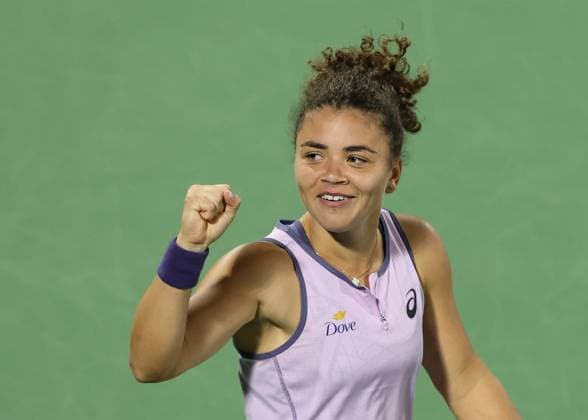Jasmine Paolini jubelt nach dem Sieg,Jubel,Freude, Emotion, Dubai Duty Free Tennis Championships, Dubai, U.A.E. Copyright: xJuergenxHasenkopfx