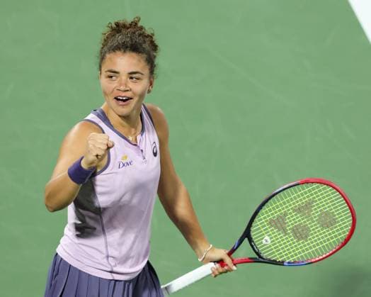 Jasmine Paolini jubelt nach dem Sieg,Jubel,Freude, Emotion, Dubai Duty Free Tennis Championships, Dubai, U.A.E. Copyright: xJuergenxHasenkopfx