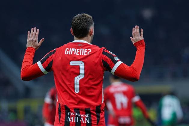 CALCIO - UEFA Champions League - AC Milan vs Feyernood Santiago Gimenez of AC Milan celebrates after scoring a goal during UEFA Champions League 2024 25 Knockout phase play-offs 2nd leg football match between AC Milan and Feyenoord Rotterdam at San Siro Stadium Milan Italy  Copyright: xIPAxSport ABACAx
