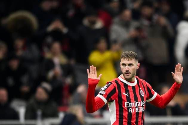 AC Milan v Feyenoord - UEFA Champions League Santiago Gimenez of AC Milan reacts after scoring a goal during the UEFA Champions League 2024 25 knockout phase play-off second leg football match between AC Milan and Feyenoord. Milan Italy Copyright: xNicolòxCampox