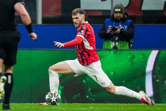 UEFA Champions League: AC Milan v Feyenoord Milan - Santiago Gimenez of AC Milan during the 2nd leg of the knockout phase play-offs of new format of the Champions League 2024 2025. The match is set between AC Milan and Feyenoord at Giuseppe Meazza San Siro on 18 February 2025 in Milan, Italy. Copyright: xTomxBodex