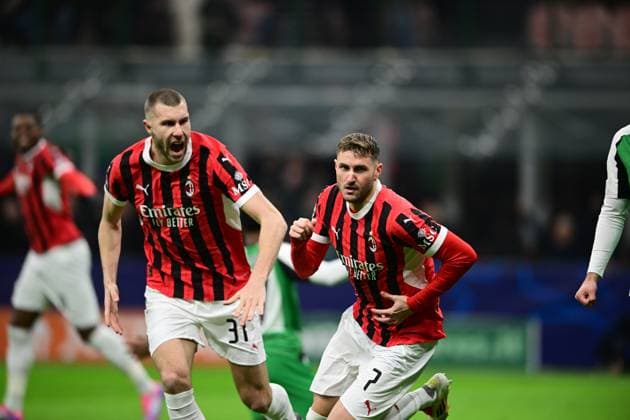 AC Milan v Feyenoord - UEFA Champions League 2024 25 League Knockout Play-off Second Leg Santiago Gimenez of AC Milan celebrates after scoring his team s first goal during the round of 16 UEFA Champions League match between AC Milan and Feyenoord Rotterdam at San Siro Stadium in Milan, Italy, on February 18, 2025. Milan Lombardy Italy  Copyright: xAndreaxDiodatox originalFilename:diodato-acmilanv250218_npXdl.jpg