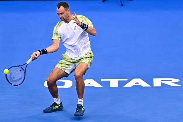 ATP, Tennis Herren QATAR EXXONMOBIL OPEN ROUND OF 32 Roman Safiullin competes in her round of 32 match against Alex De Minaur of Australia during the ATP Qatar ExxonMobil Open 2025 tennis tournament at the Khalifa International Tennis Complex in Doha, Qatar, on February 18, 2025. DOHA Qatar Copyright: xNoushadxThekkayilx