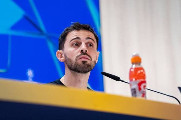 UEFA Champions League 2024 25 League Knockout Play-off Second Leg: Manchester City press conference, PK, Pressekonferenz Bernardo Silva of Manchester City FC seen speaking during the UEFA Champions League 2024 25 League Knockout Play-off Second Leg Press Conference at Estadio Santiago Bernabeu on February 18, 2025 in Madrid, Spain. Madrid Estadio Santiago Bernabeu Madrid Spain Copyright: xAlbertoxGardinx AGardin_20250218_Man_City_Press_0135