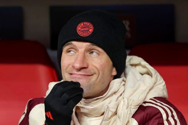 Sport Bilder des Tages Thomas Mueller (FC Bayern Muenchen) schaut enttaeuscht, UEFA Champions League 2024 25 League Knockout Play-off Second Leg, FC Bayern München v Celtic FC, Allianz Arena am 18. February 2025 in München, Deutschland. (Foto von Marco Steinbrenner DeFodi Images) Thomas Mueller (FC Bayern Muenchen) looks dejected, UEFA Champions League 2024 25 League Knockout Play-off Second Leg, FC Bayern München v Celtic FC, Allianz Arena, February 18, 2025 in Munich, Germany. (Photo by Marco Steinbrenner DeFodi Images) Defodi-700_muenchen_glasgow_20250218_019