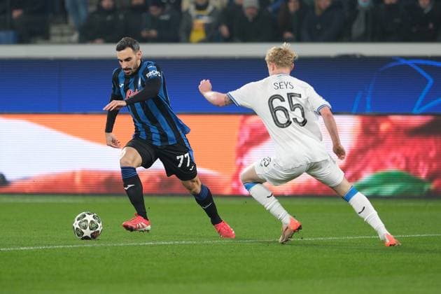 Davide Zappacosta of Atalanta BC 1907 in action during the UEFA Champions League 2024 2025 play-off football match between Atalanta BC and Club Brugge VK at Gewiss Stadium on February 18, 2025, Bergamo, Italy.  Copyright: xRobertoxTommasini IPAxSportx xipa-agency.netx xx IPA_54263879 IPA_Agency_IPA54263879