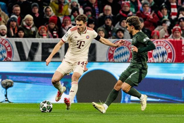 UEFA Champions League: FC Bayern München - Celtic FC; 18.02.2025 Zweikampf Josip Stanisic (FC Bayern München, 44), Jota (Celtic FC, 7) UEFA Champions League: FC Bayern München - Celtic FC, München, Allianz Arena am 17.02.2025 Copyright: xBEAUTIFULxSPORTS Wunderlx
