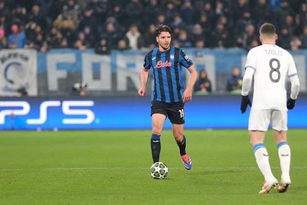 Atalanta BC v Club Brugge KV - UEFA Champions League 2024 25 League Knockout Play-off Second Leg Berat Djimsiti of Atalanta BC 1907 carries the ball during the UEFA Champions League 2024 2025 play-off football match between Atalanta BC and Club Brugge VK at Gewiss Stadium in Bergamo, Italy, on February 18, 2025. Bergamo Italy Italy  Copyright: xRobertoxTommasinix originalFilename:tommasini-atalanta250218_np0HU.jpg