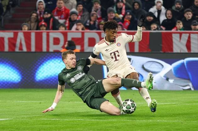 im Zweikampf, Aktion, mit Alistair Johnston 2 (Celtic Glasgow), Kingsley Coman 11 (FC Bayern Muenchen), FC Bayern Muenchen vs. Celtic Glasgow, Fussball, Champions League, Play offs, Rueckspiel, 18.02.2025 Muenchen Bayern Deutschland
