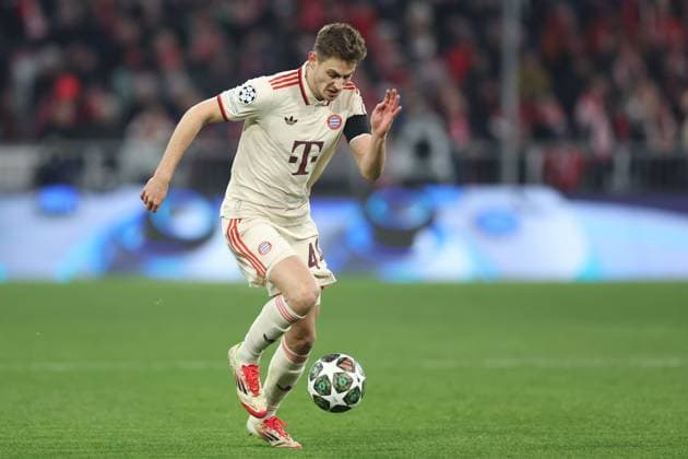 Josip Stanisic 44 (FC Bayern Muenchen), FC Bayern Muenchen vs. Celtic Glasgow, Fussball, Champions League, Play offs, Rueckspiel, 18.02.2025 Muenchen Bayern Deutschland