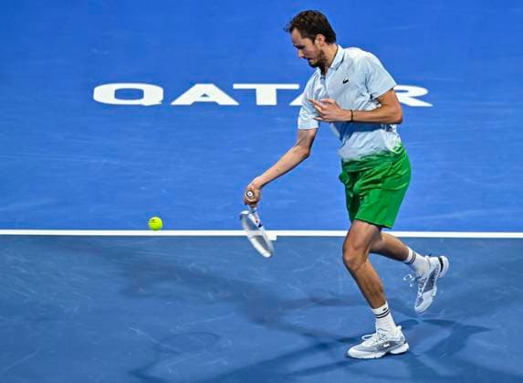 ATP, Tennis Herren QATAR EXXONMOBIL OPEN ROUND OF 32 Daniil Medvedev competes in her round of 32 match against Karen Khachanov during the ATP Qatar ExxonMobil Open 2025 tennis tournament at the Khalifa International Tennis Complex in Doha, Qatar, on February 18, 2025. DOHA Qatar Copyright: xNOUSHADx