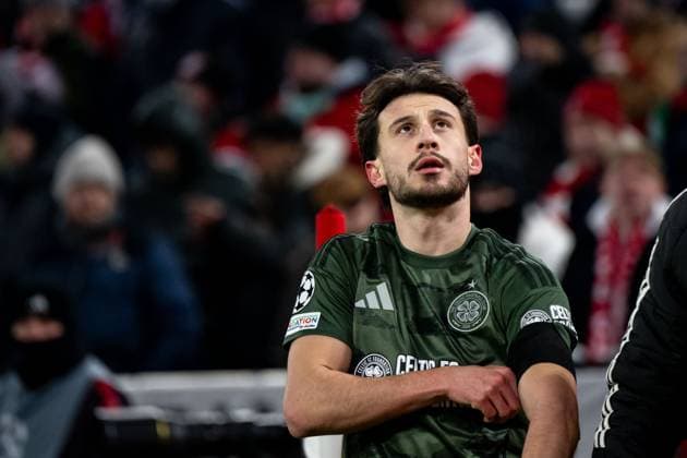 Nicolas Kuehn (Celtic Glasgow, 10) wird ausgewechselt, GER, FC Bayern Muenchen vs Celtic Football Club Glasgow, Fussball, UEFA Champions League, Playoff Rueckspiel, Spielzeit 2024 2025, 18.02.2025 GER, FC Bayern Muenchen vs Celtic Football Club Glasgow, Fussball, UEFA Champions League, Playoff Rueckspiel, Spielzeit 2024 2025, 18.02.2025 Muenchen Copyright: xEibner-Pressefoto Memmlerx EP_MMR