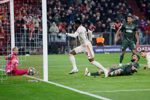 Im Bild: Alphonso Davies (FC Bayern Muenchen, 19), Goal scored, erzielt das Tor zum 1:1 celebrate the goal, 18.02.2025, Fussball, UEFA Champions League, Playoffs, FC Bayern Muenchen - Celtic Glasgow, GER, Muenchen, Allianz Arena, DFL REGULATIONS PROHIBIT ANY USE OF PHOTOGRAPHS AS IMAGE SEQUENCES AND OR QUASI-VIDEO. Copyright: HMBxMedia xHeikoxBecker
