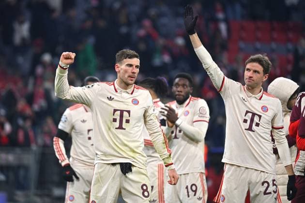 Schlussjubel v.li:Leon GORETZKA (Bayern Muenchen), Thomas MUELLER (MÜLLER,Bayern Muenchen). Aktion,Jubel,Freude,Begeisterung, Fussball Champions League K.O. Phase Play offs FC Bayern Muenchen - Celtic FC Glasgow 1-1 am 18.02.2025 , A L L I A N Z A R E N A.