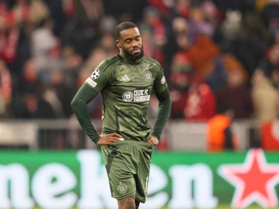 Enttaeuscht . . . Celtics 15 SCHLUPP. Fussball: Bayern - Celtic. Fußball Championsleague, FC Bayern München - Celtic Glasgow FC 1:1, Play Off Rückspiel, Saison 2024-2025, am 18.02.2025 in Muenchen, A L L I A N Z A R E N A, Deutschland. Quelle Copyright Credit : Oryk HAIST