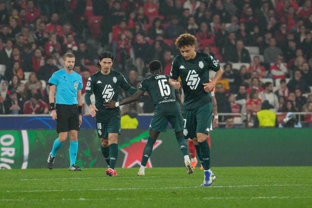 February 18, 2025, Lisbon, Portugal: Takumi Minamino of AS Monaco FC (L), Lamine Camara of AS Monaco FC (C) and Eliesse Ben Seghir of AS Monaco FC (R) celebrate a goal during the UEFA Champions League 2024 25 Knockout phase play-offs 2nd leg between SL Benfica and AS Monaco FC at Estadio da Luz. Final score: SL Benfica 3:3 AS Monaco FC Lisbon Portugal - ZUMAs197 20250218_aaa_s197_109 Copyright: xBrunoxdexCarvalhox